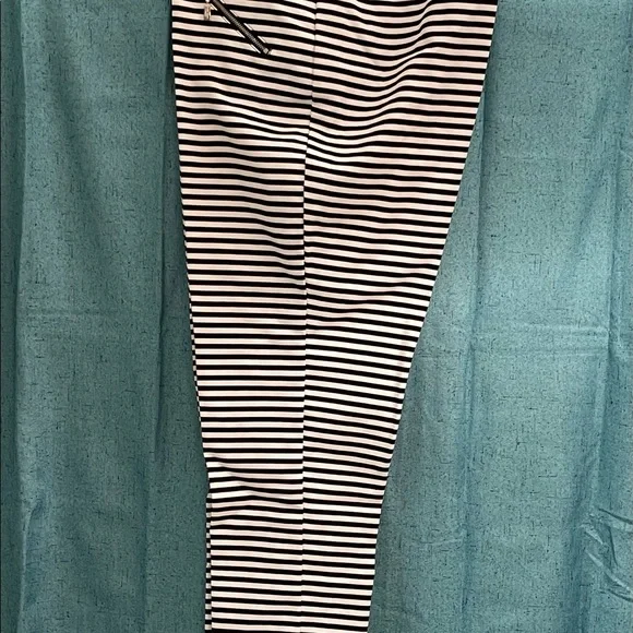 Chico’s Black Label Ankle Pants Black/White - Picture 4 of 11